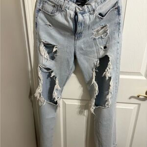 Women’s Light Blue Distressed Jeans Aeropostale